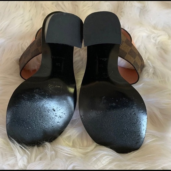 Louis Vuitton Passenger Sandal - Picture 4 of 7